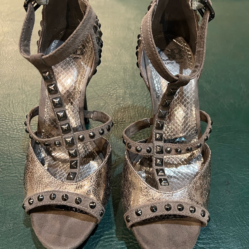 Gianni Bini leather studded platform heels